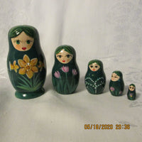 5 Pce. (Matryoshka Nesting Dolls)